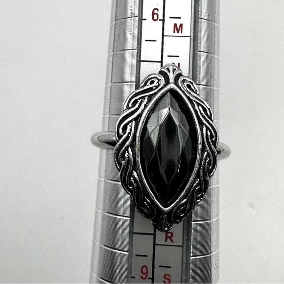 Avon Vintage Hematite Marquise Stone Celtic Twist Ring Silvertone faceted Sz 7.5 - Picture 8 of 9